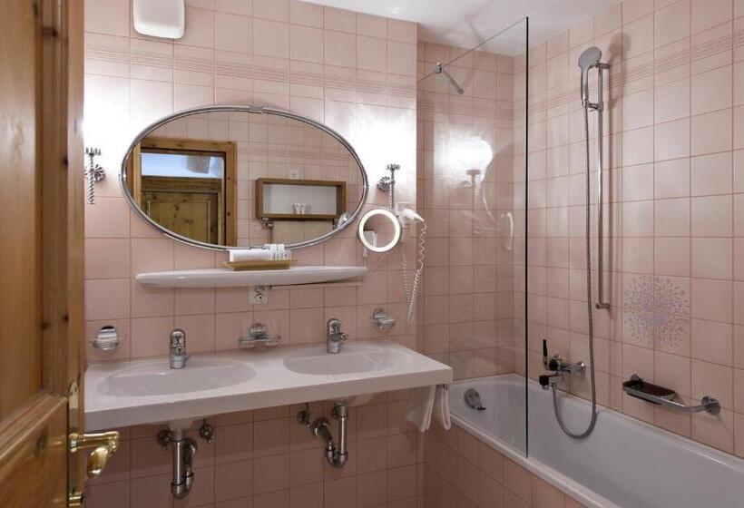 غرفة سوبيريور مزودة بشرفة, Chalet Silvretta Hotel & Spa