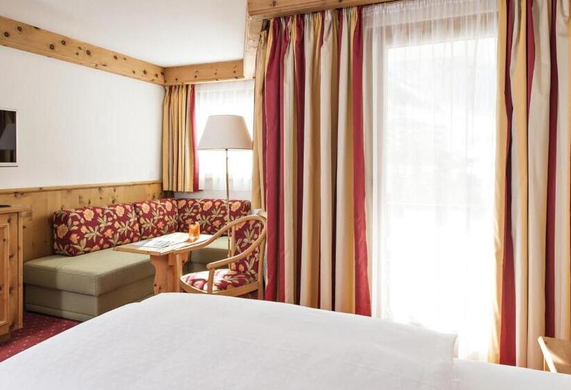 غرفة قياسية مزوَّدة بشُرفة, Chalet Silvretta Hotel & Spa