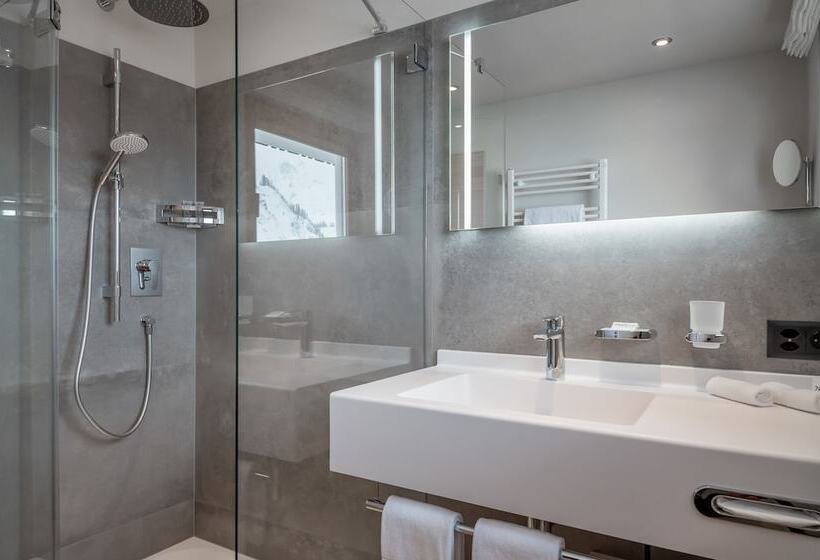 جناح مزوَّد بشرفة, Chalet Silvretta Hotel & Spa