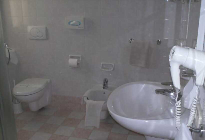 Номер Стандарт Вид на Горы, Albergo Rusall