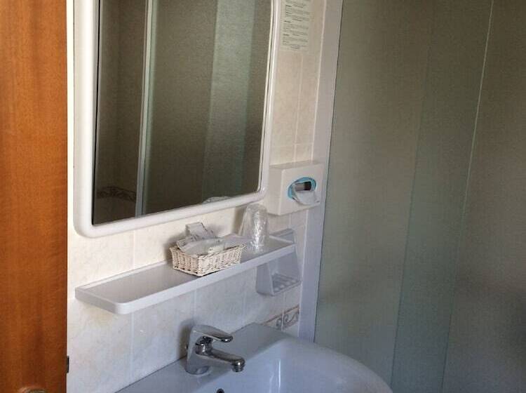 Номер Стандарт Вид на Озеро, Albergo Rusall