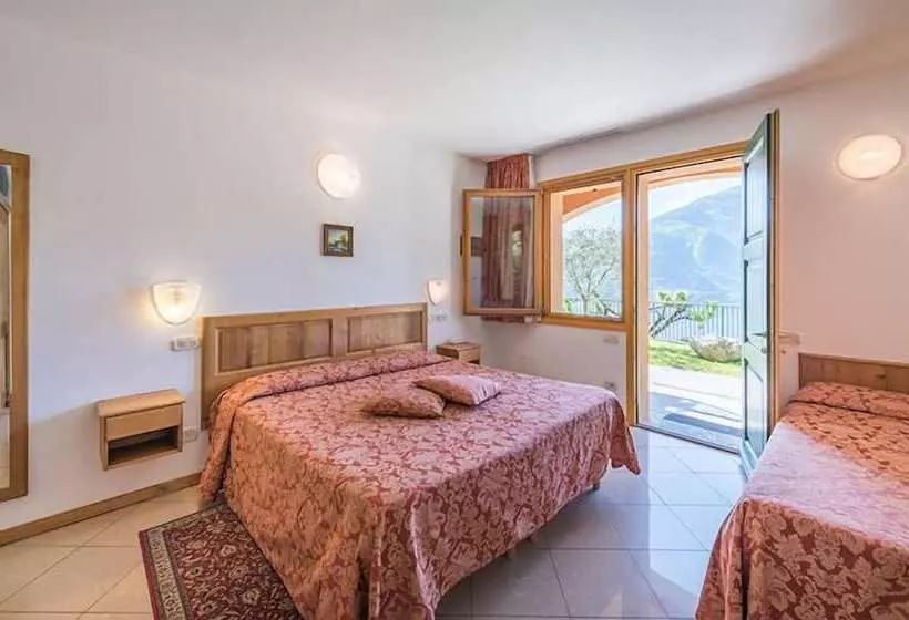 Standard-huone Järvinäkymä, Albergo Rusall