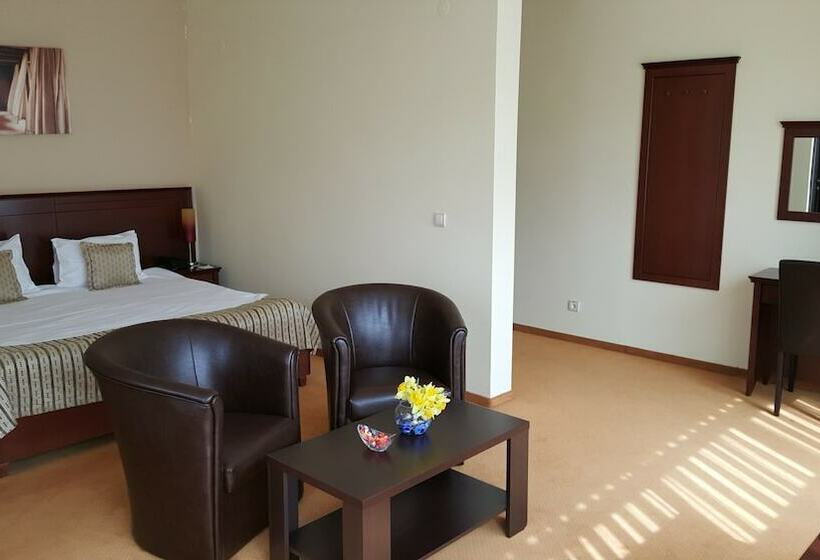 اتاق استاندارد سه نفره, Contact