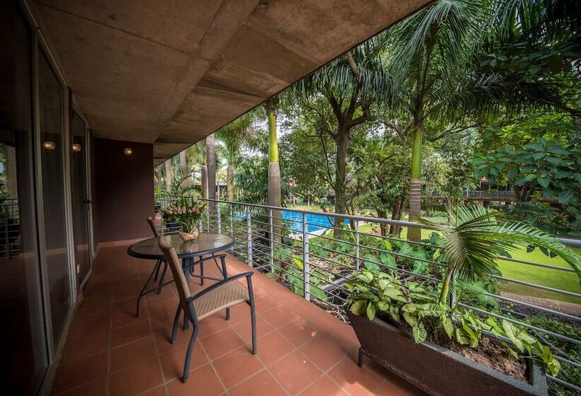 سوییت جونیور, Kabira Country Club