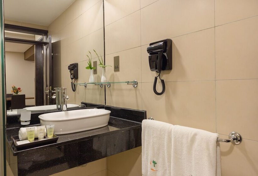 سوییت جونیور, Kabira Country Club