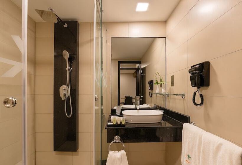 سوییت جونیور, Kabira Country Club