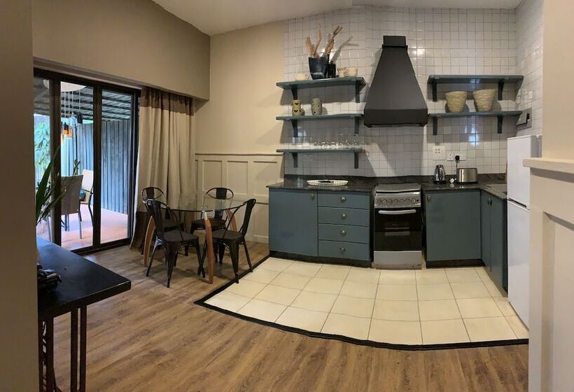 خانه 2 خوابه, Kabira Country Club