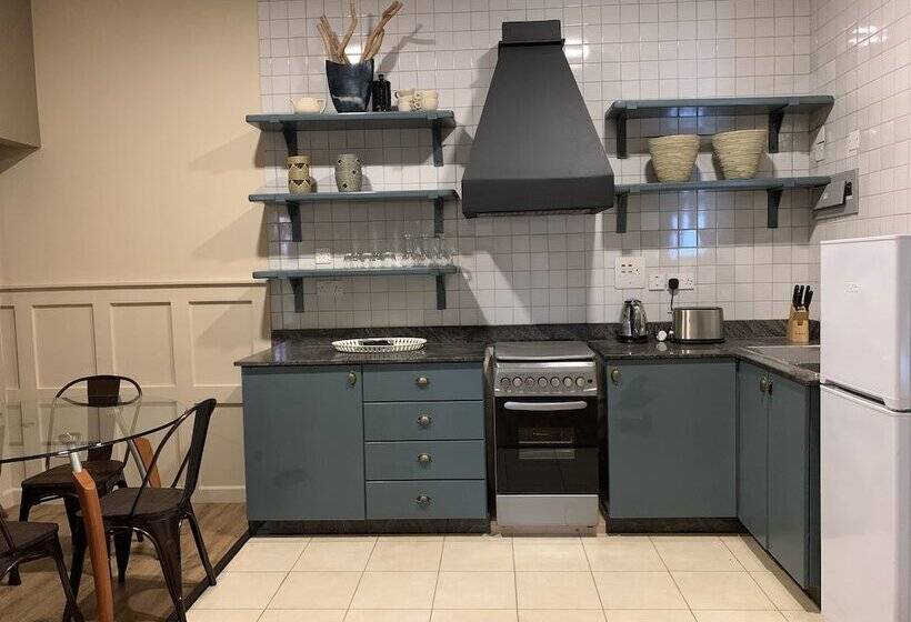 خانه 2 خوابه, Kabira Country Club