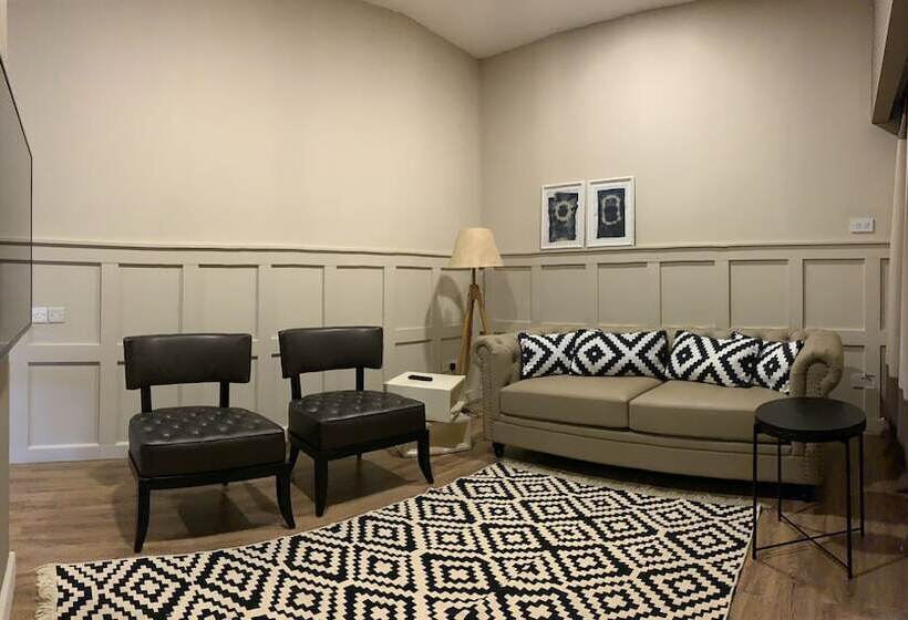 خانه 2 خوابه, Kabira Country Club