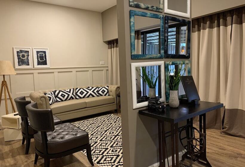 خانه 2 خوابه, Kabira Country Club