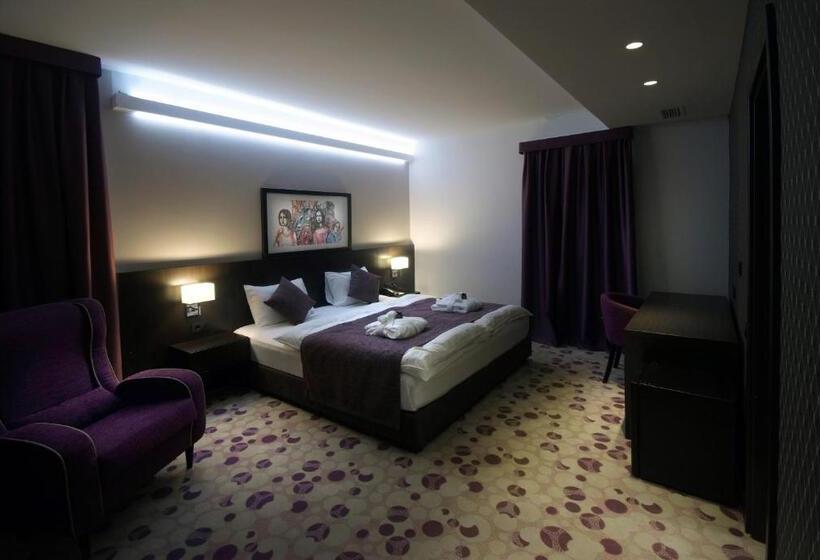 سوییت لوکس, Park Doboj