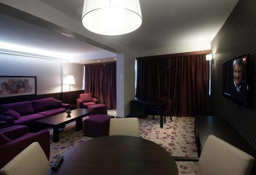 سوییت لوکس, Park Doboj