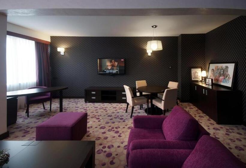 سوییت لوکس, Park Doboj