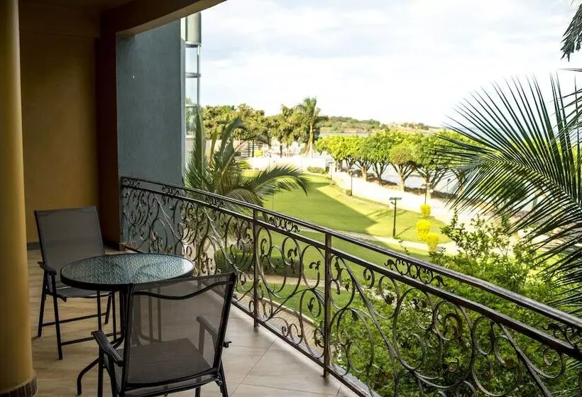 اتاق استاندارد با تخت دوبل و چشم‌انداز, Protea Hotel By Marriott Entebbe