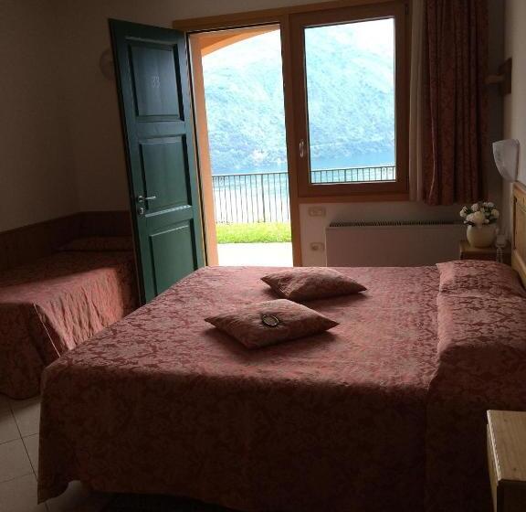 Номер Стандарт Вид на Озеро, Albergo Rusall