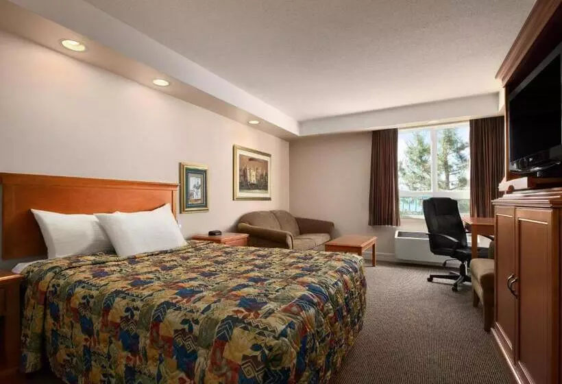ダブルベッドスタンダードルーム, Travelodge By Wyndham Spruce Grove