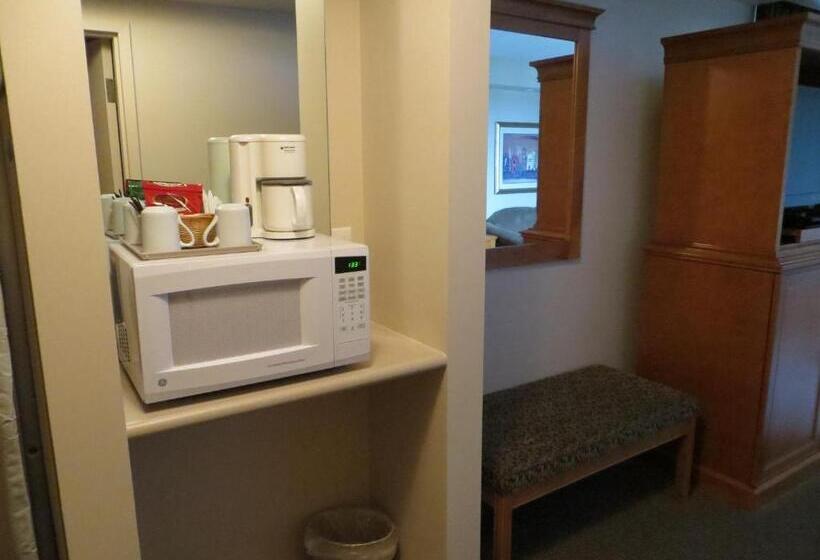 Номер Стандарт Адаптированный для Инвалидов, Travelodge By Wyndham Spruce Grove