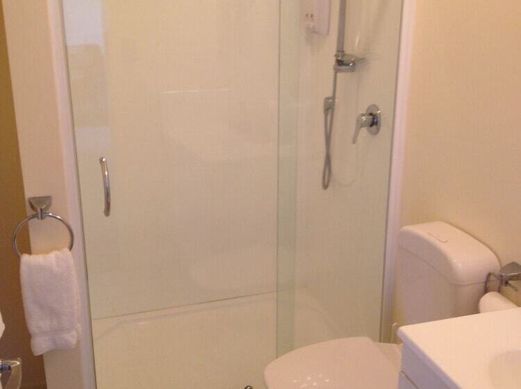 דירת שני חדרים, La Rochelle Motel