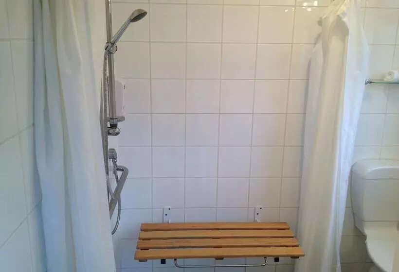 スタンダードスタジオ, La Rochelle Motel