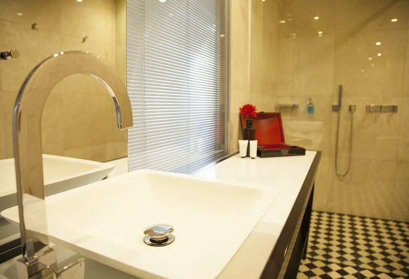 اتاق لوکس, Quentin Boutique Hotel