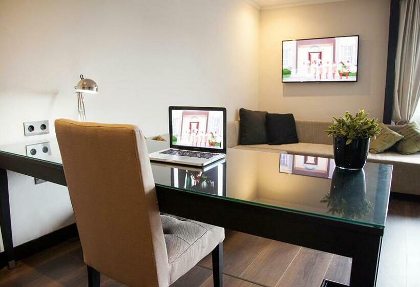 سوییت جونیور, Quentin Boutique Hotel