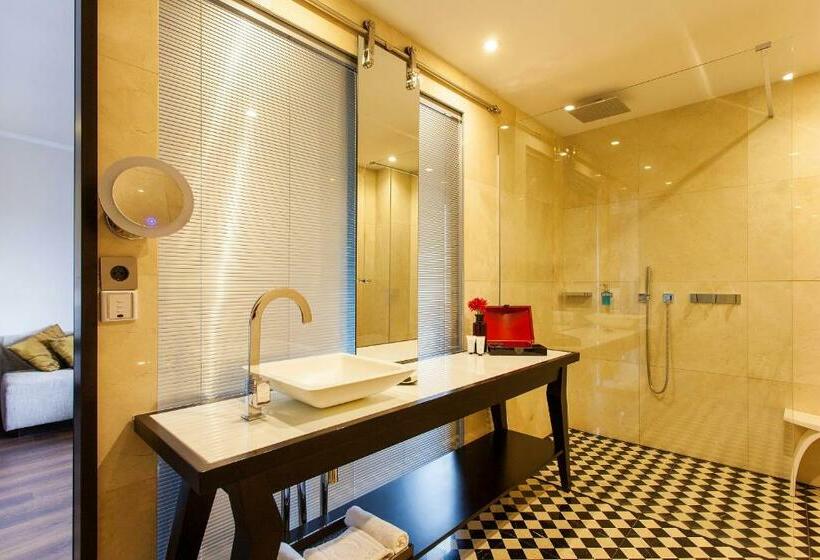 سوییت جونیور, Quentin Boutique Hotel