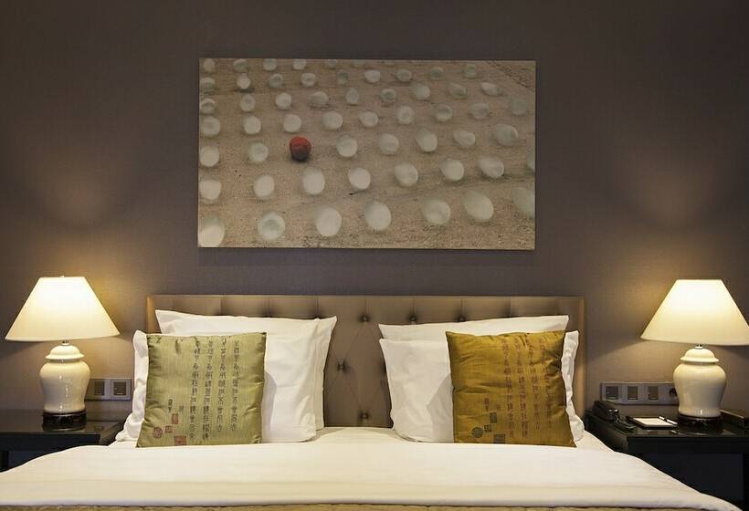 سوییت جونیور, Quentin Boutique Hotel