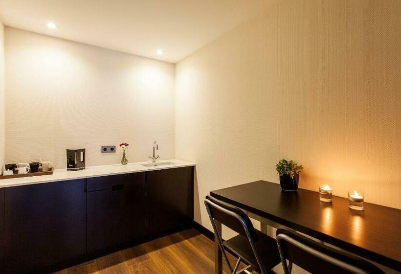 سوییت خانوادگی, Quentin Boutique Hotel