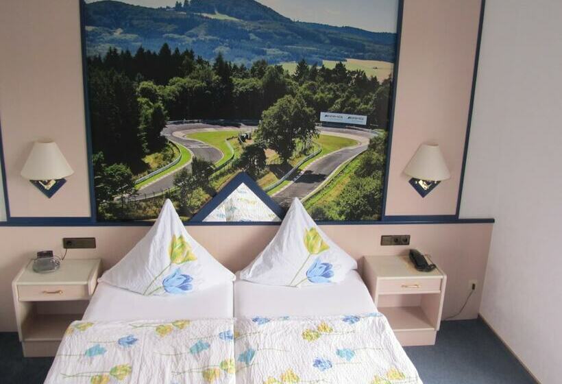 غرفة قياسية, Land Gut Hotel Zur Burg Nürburg