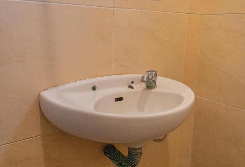 エコノミールーム, Funny Homestay 2