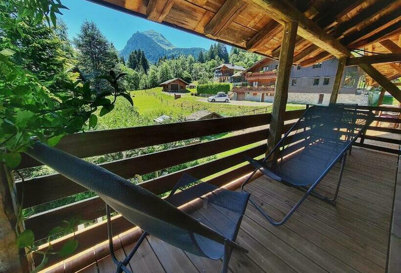 اتاق لوکس با بالکن, Le Passionnant