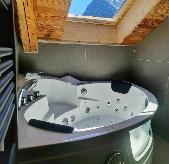 سوییت با چشمانداز کوه, Le Passionnant