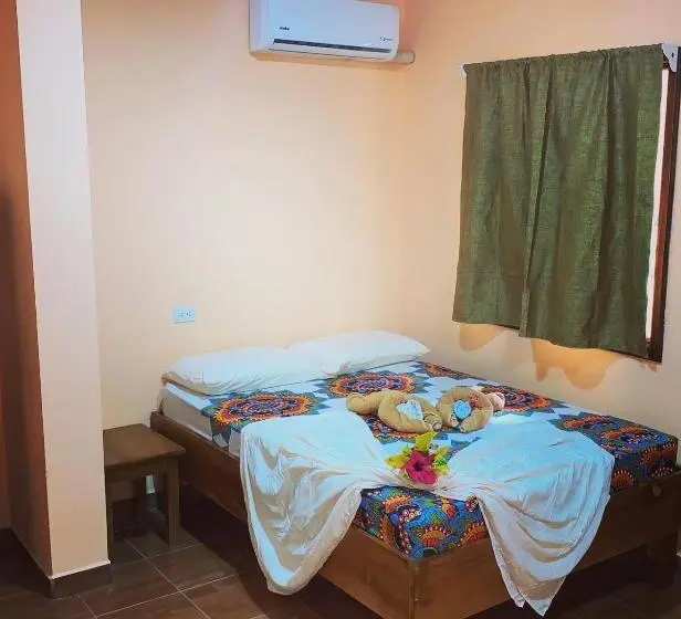 スタンダード4人部屋, Ceiba Lodge