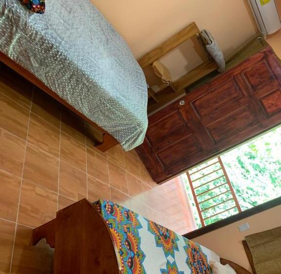 اتاق استاندارد سه نفره, Ceiba Lodge