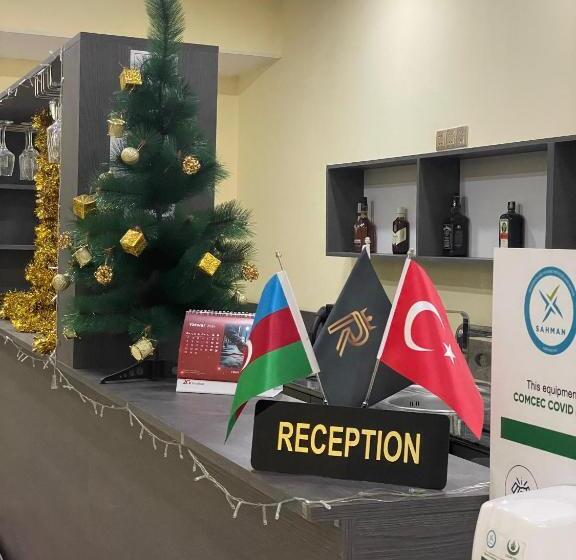 اتاق استاندارد سه تخته با سرویس بهداشتی مشترک, Rahat