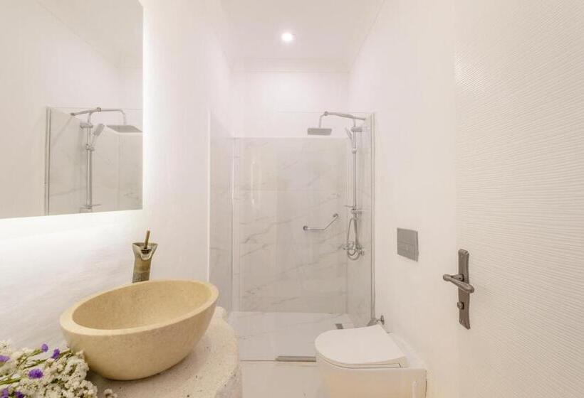 Люкс Кровать Кинг, Yasos Suites