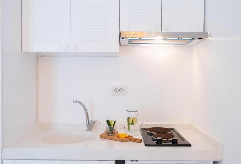 带阳台套房, Yasos Suites