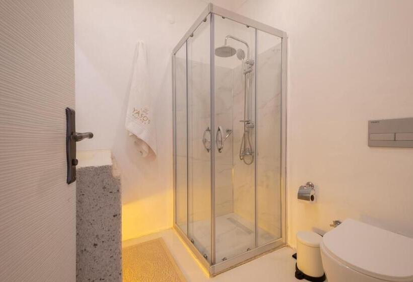 带阳台套房, Yasos Suites