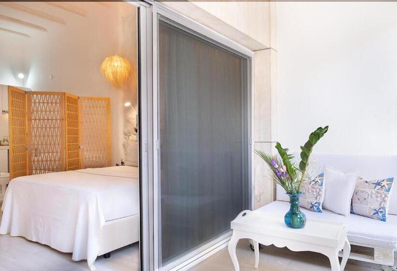 Люкс с Балконом, Yasos Suites