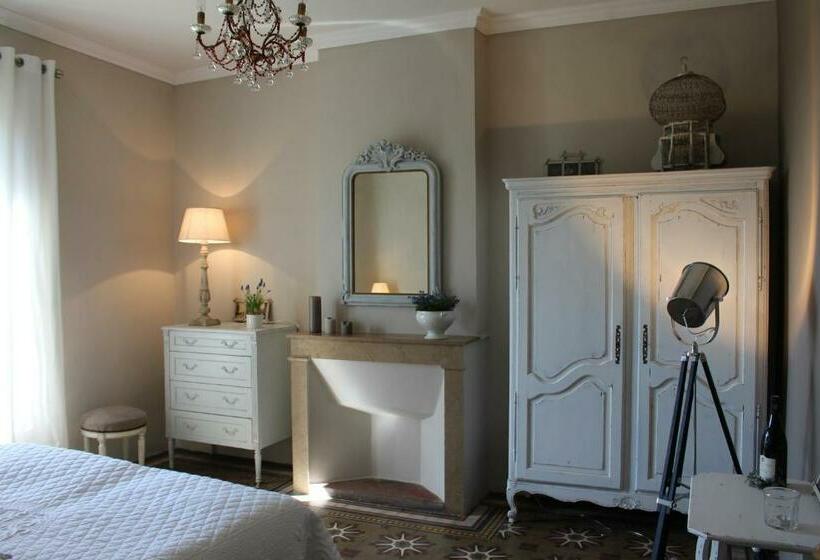 Номер Стандарт Вид на Сад, Les Romarins B&b, 10 Min D Uzès, Piscine Et Grand Jardin, Table D Hôte