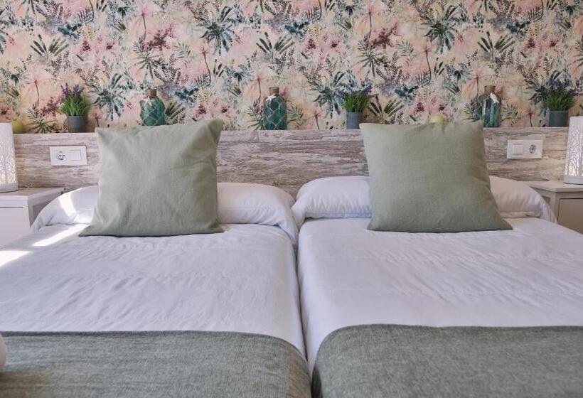 Standard room with outdoor bath, Pensión A Solaina 2