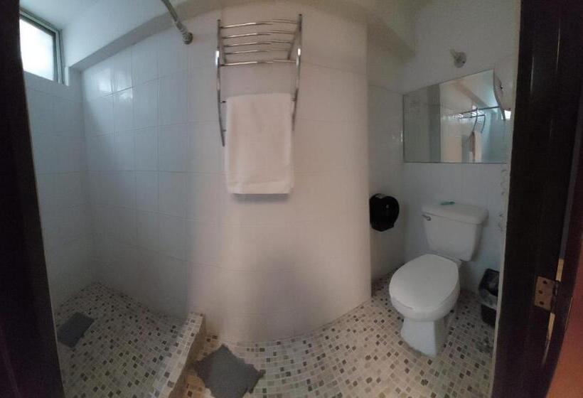 اتاق استاندارد چهار تخته, El Cortes