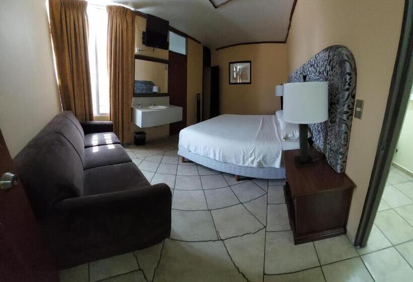 اتاق استاندارد چهار تخته, El Cortes