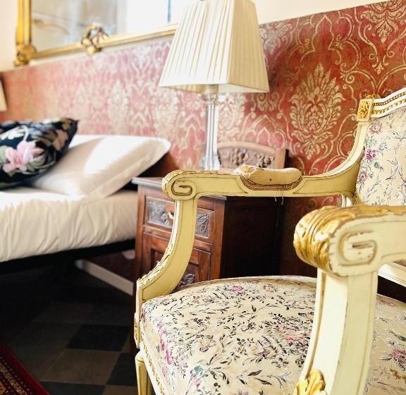 Camera Standard, Sofia Katane Suites