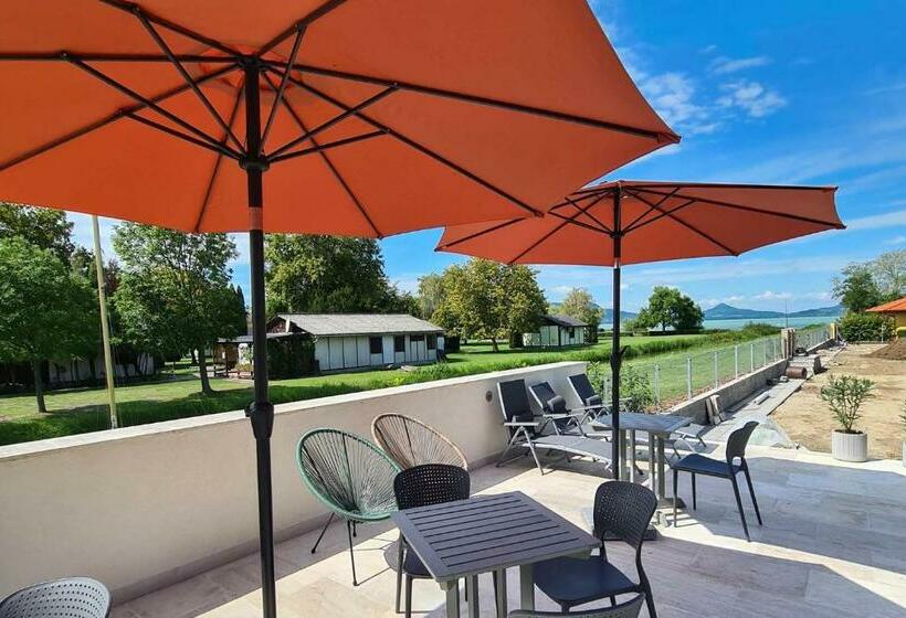 חדר סטנדרט נוף לבריכה, Mihelyünk