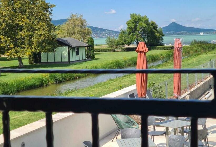 חדר סטנדרט, Mihelyünk