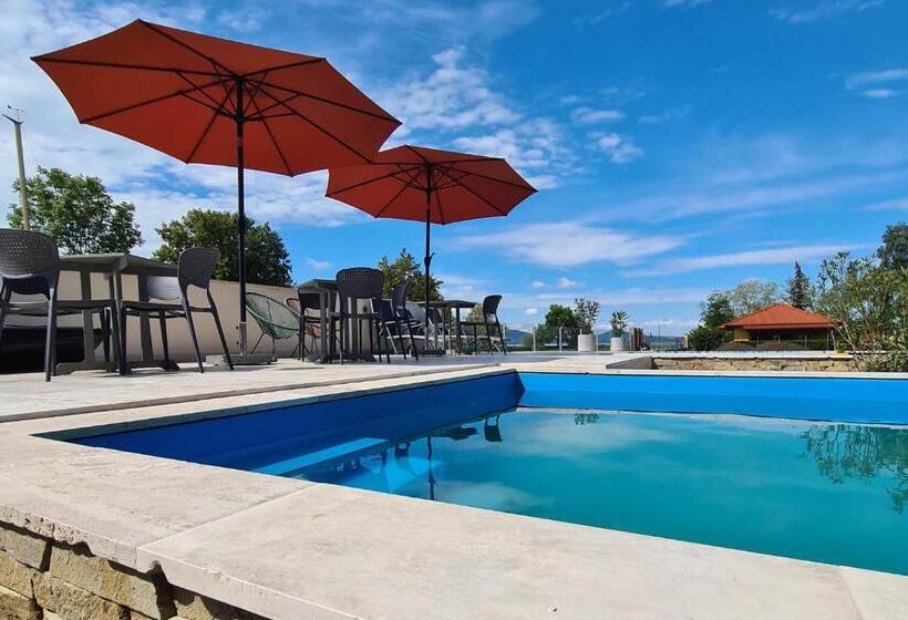 חדר סטנדרט, Mihelyünk