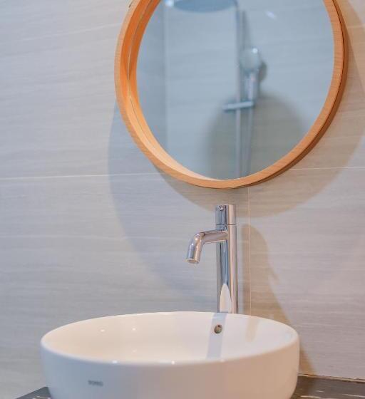 Номер Deluxe Вид на Бассейн, Abisha Hotel Sanur