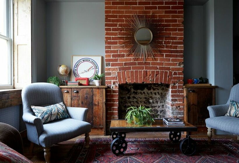 Suite, Artist Residence Brighton