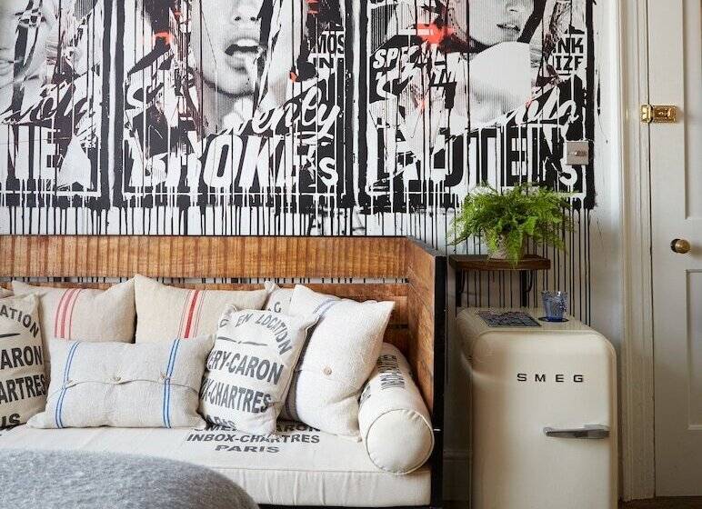 Standard Room, Artist Residence Brighton